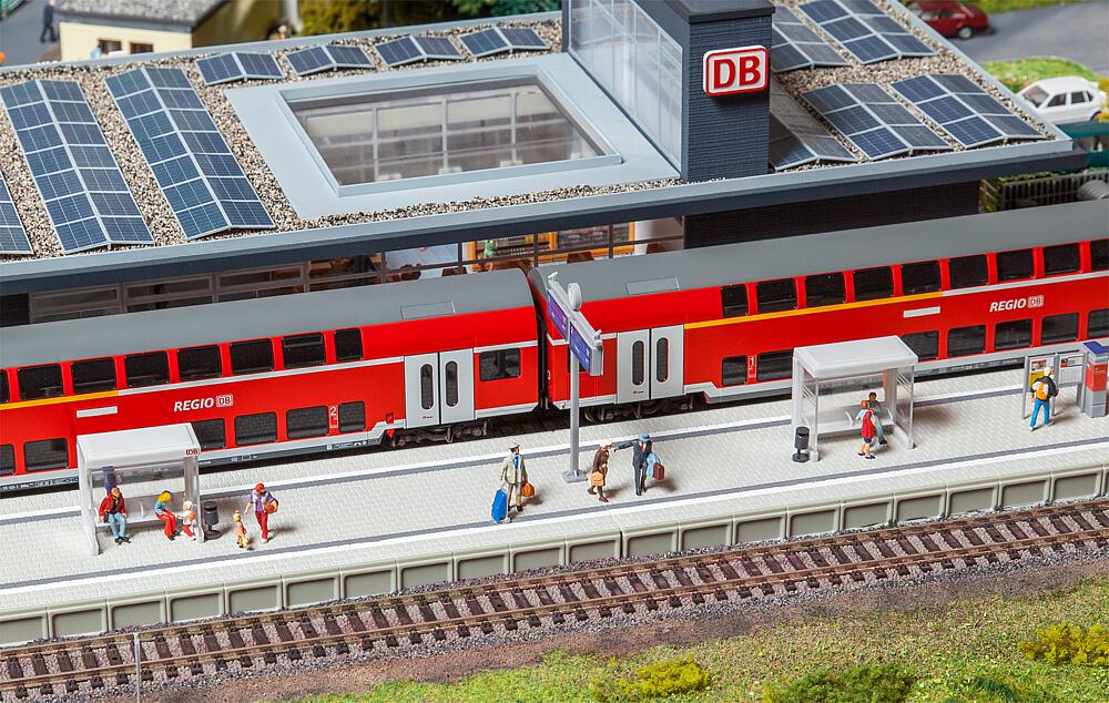 Faller 120202 Spur H0 Moderner Bahnsteig mit Zubehör