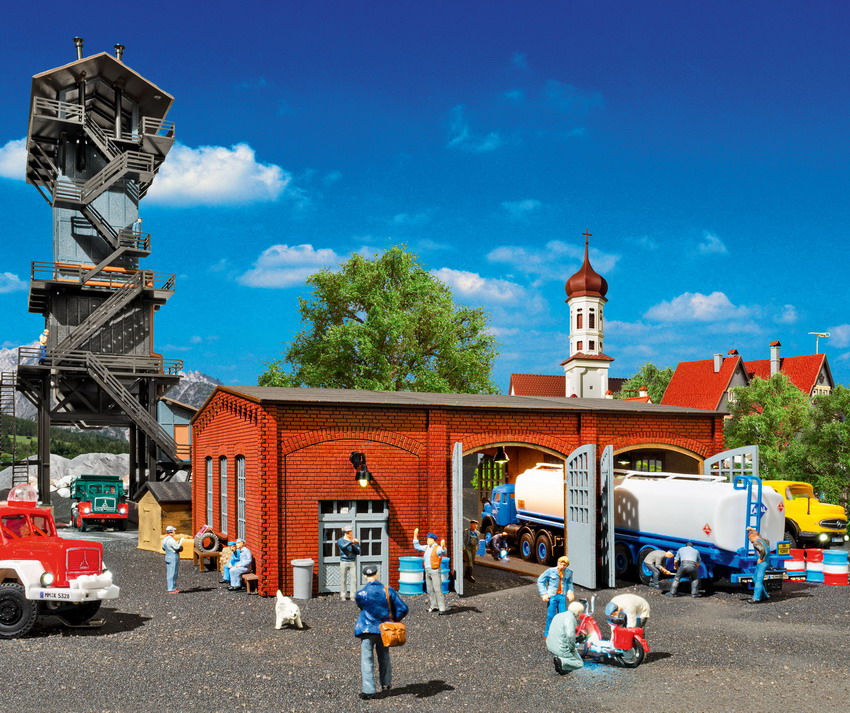 Vollmer 45642 Spur H0 LKW-Werkstatt - Polyplate    81,5