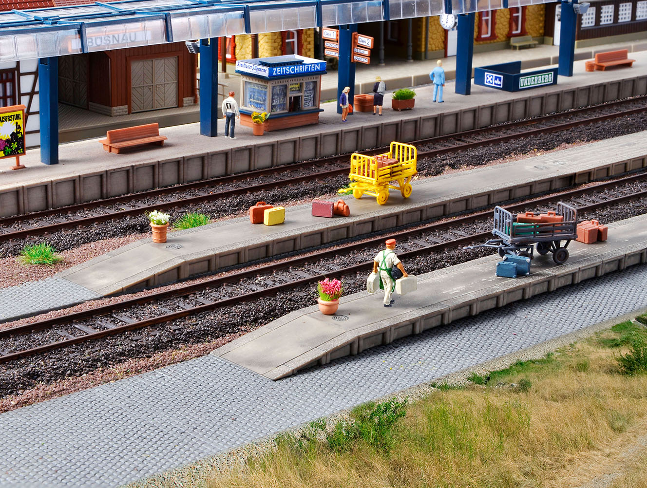 Vollmer 43558 Spur H0 Gepäckbahnsteig, sechsteil   14,5