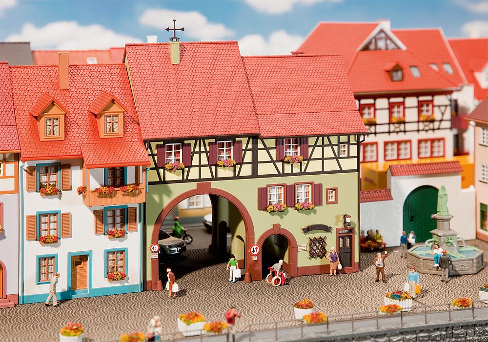 Faller 130499 Spur H0 Stadthaus Niederes Tor          46,99