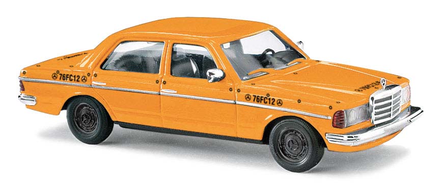 H0     MB W123 Limousine Crashtest              [UVP  19.99]