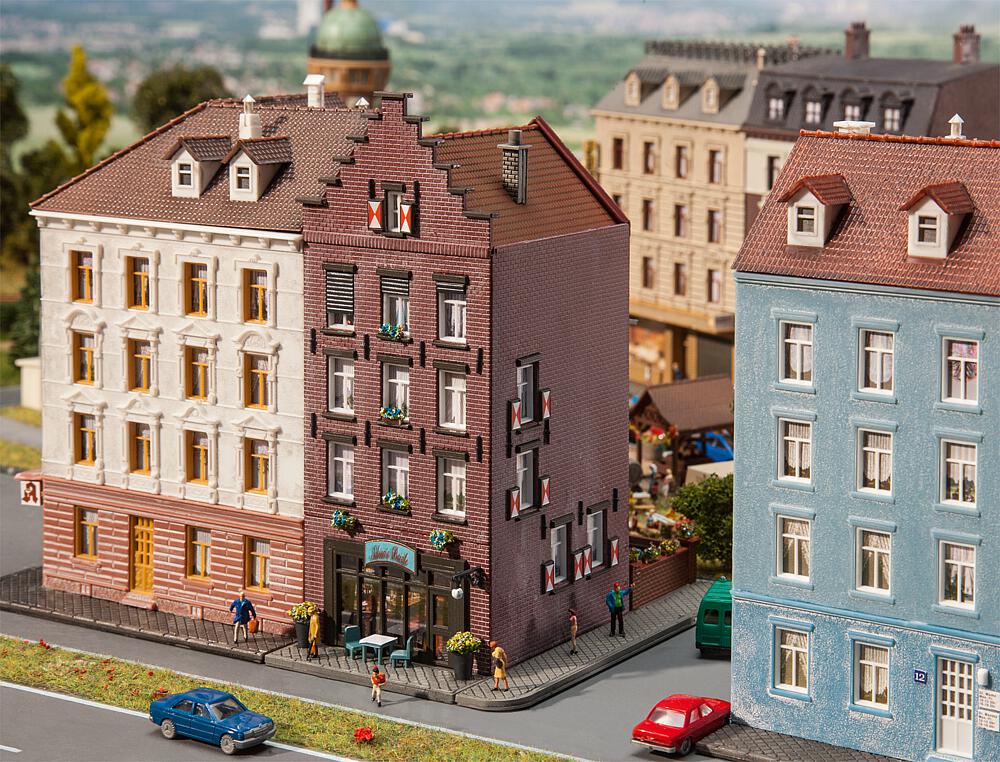 Faller 232334 Spur N Altstadthaus mit Bar          37,99
