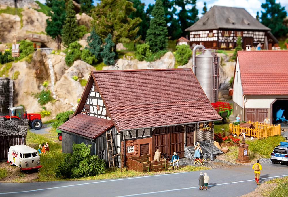 H0 Kleines Bauernhaus 160x129x104mm NH2013 ######