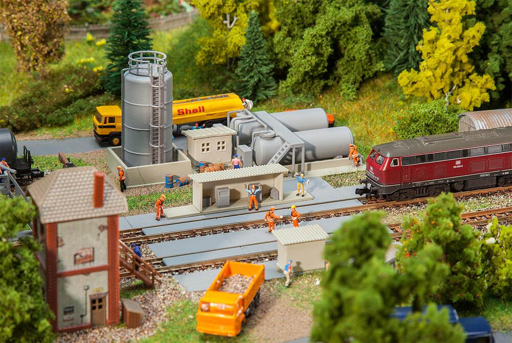Faller 222212 Spur N Öllager mit Dieseltankstelle          5