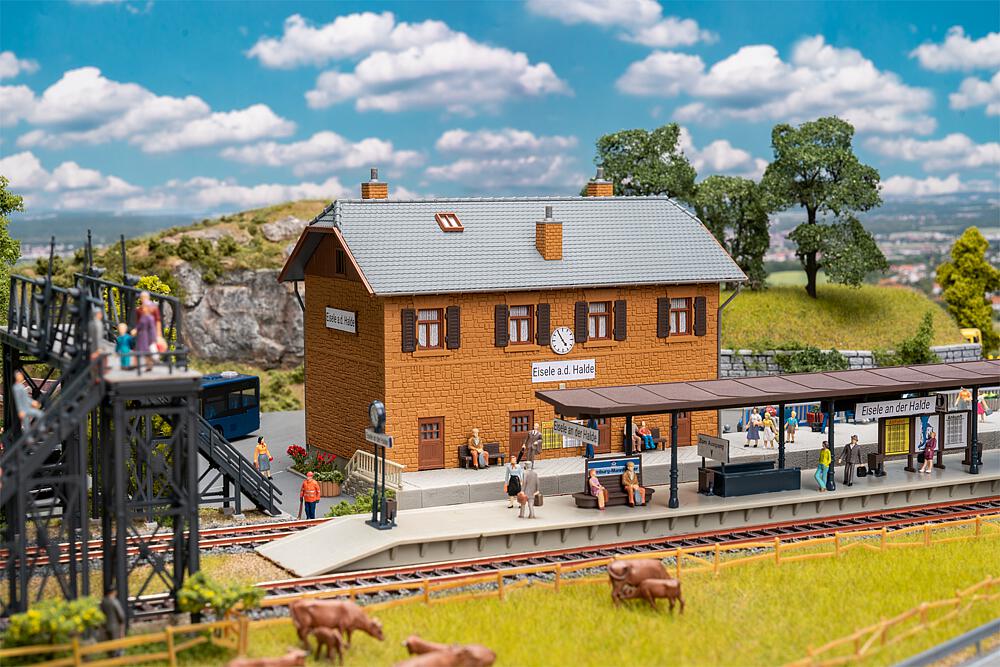 Faller 190095 Spur H0 Aktions-Set Bahnhof Eisele an der Hald