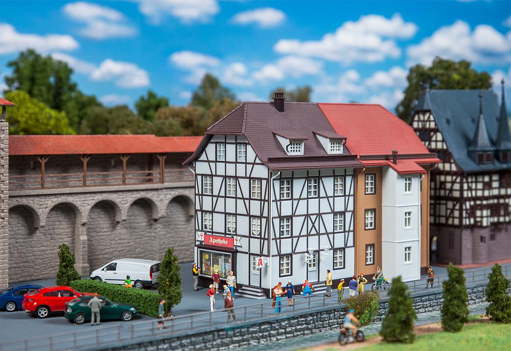 Faller 130417 Spur H0 Burg-Apotheke          35,99
