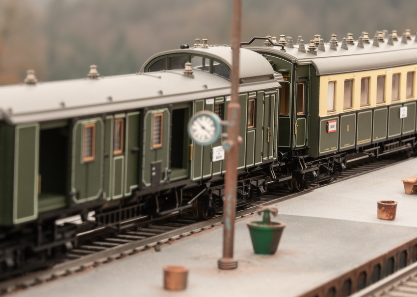 Trix 21360 H0 Schnellzug-Set bayrS 3/6 Hochhaxige K.bay.St.E