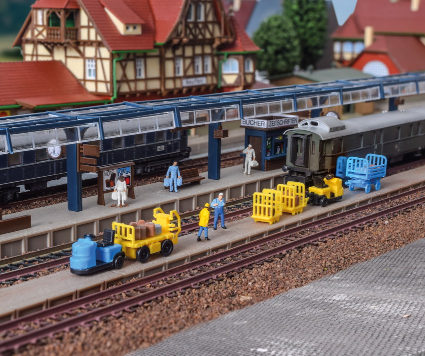 Vollmer 47503 Spur N Gepäckbahnsteig, fünfteilig   15,95