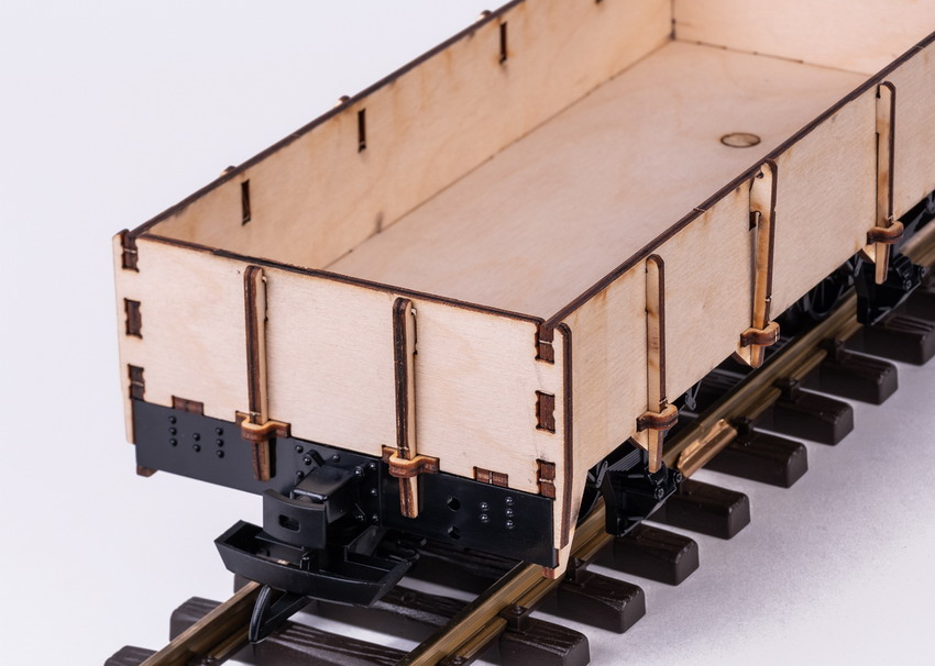1:22,5 Offener Güterwagen            HeN25L    [UVP 49,99