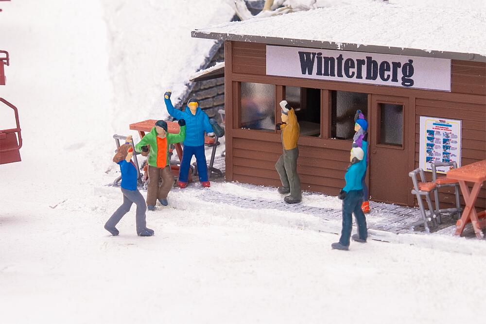 Faller 151732 Spur H0 Après-Ski-Feiernde            16,99