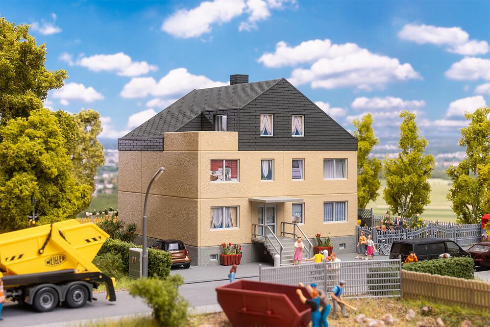 Faller 130755 Spur H0 Mehrfamilienhaus              49,99