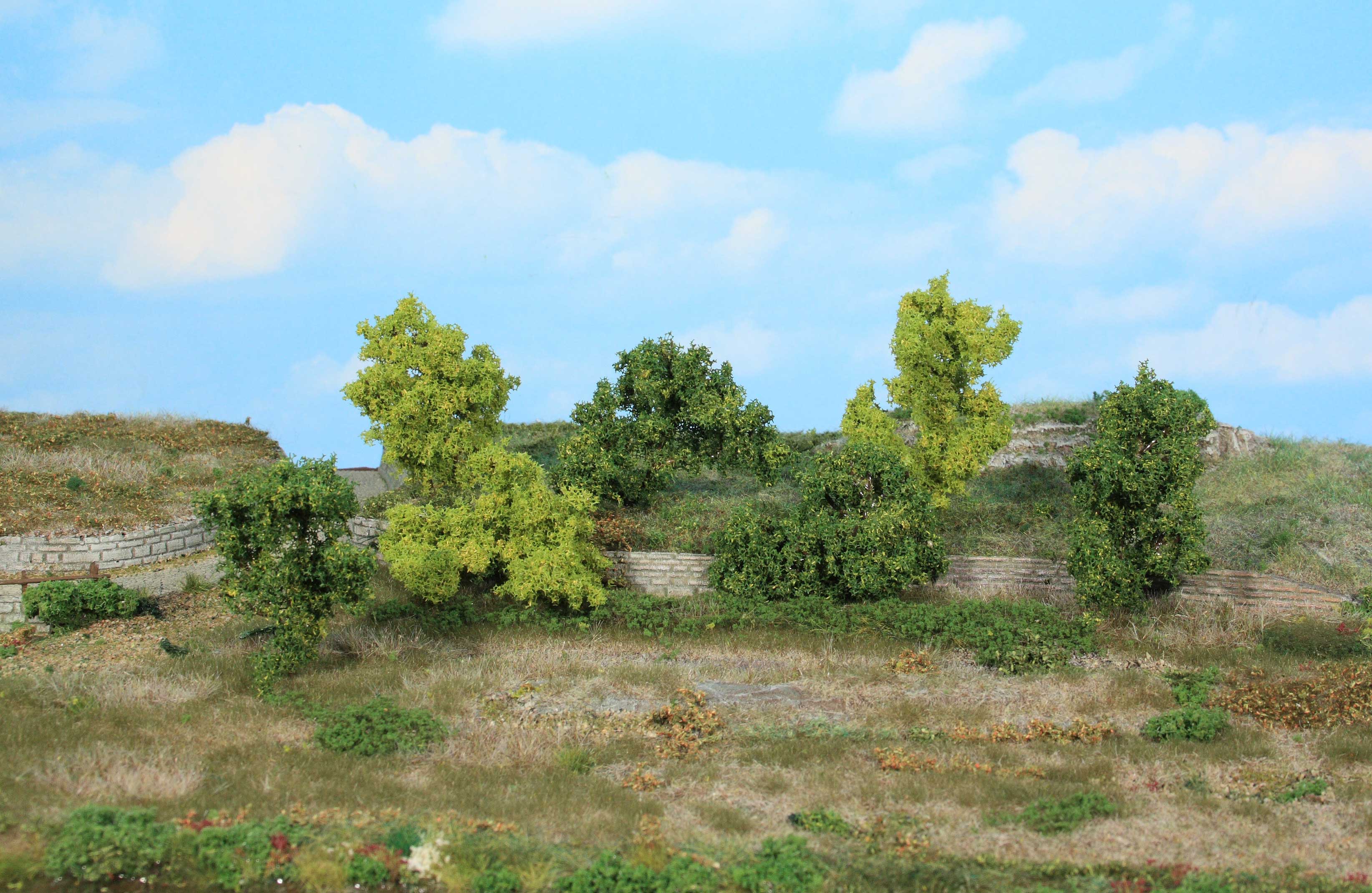 Heki 1927  7 Büsche und Sträucher 6 - 8 cm          13,2