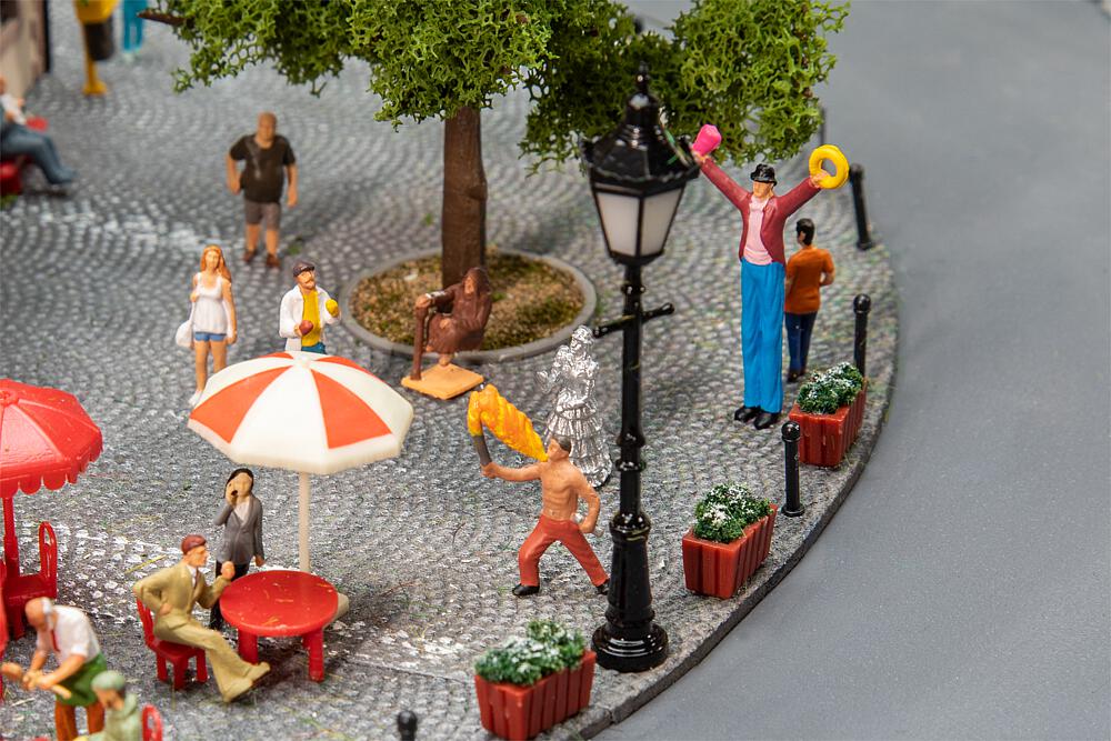 Faller 151683 Spur H0 Straßenkünstler          13,49