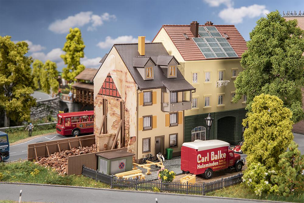 Faller 130692 Spur H0 Altstadthaus mit Bretterzaun