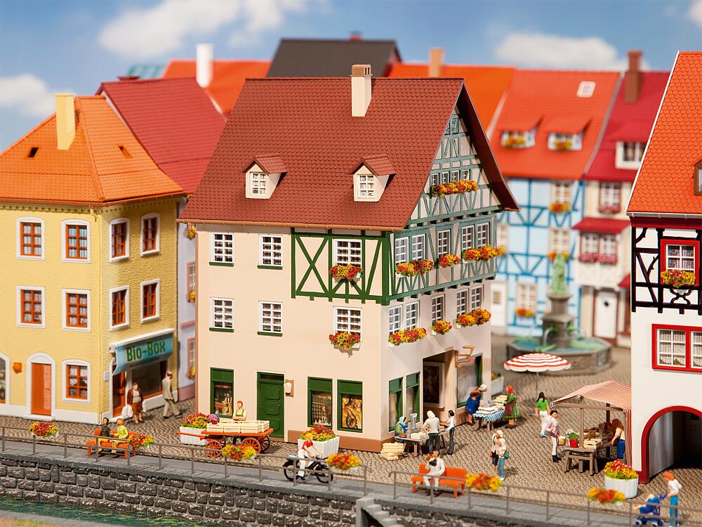 Faller 130492 Spur H0 Stadthaus mit Passage          52,99