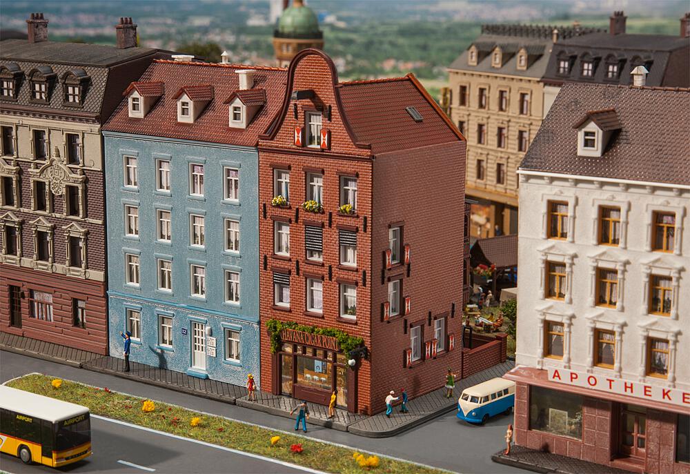 Faller 232335 Spur N Altstadthaus mit Zigarrenladen